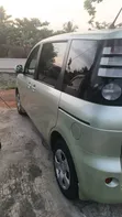 Toyota Sienta 1.5 AWD 2012 - 3