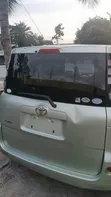Toyota Sienta 1.5 AWD 2012 - 4