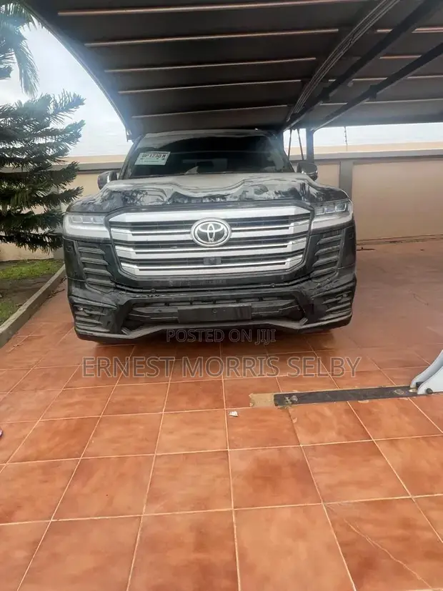 Toyota Land Cruiser 2022 Black - 1