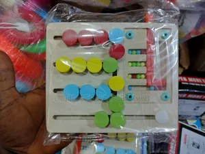 Wooden Logic Game - Natural Wood Disc Pattern Matcher