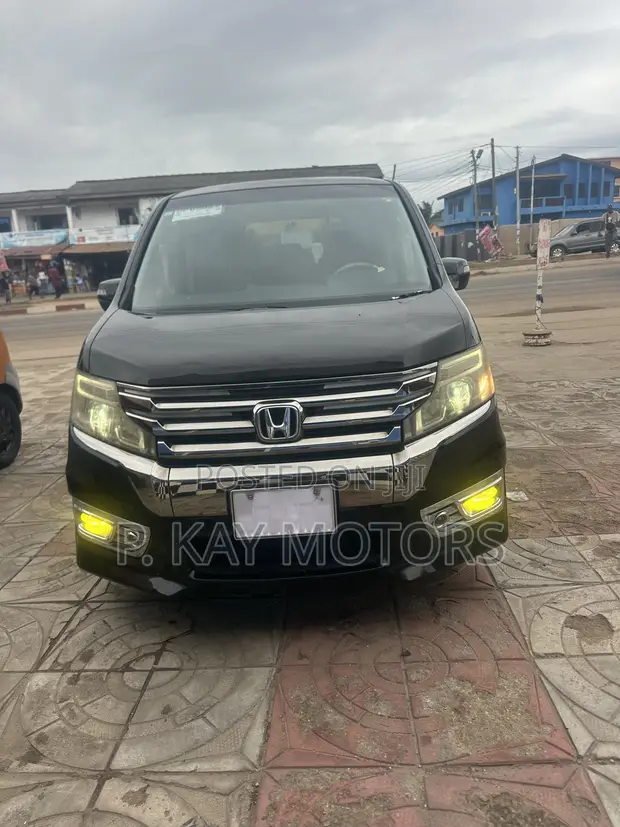 Honda Stepwgn 2013 Black - 1