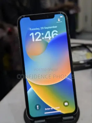 Apple iPhone X 64GB White