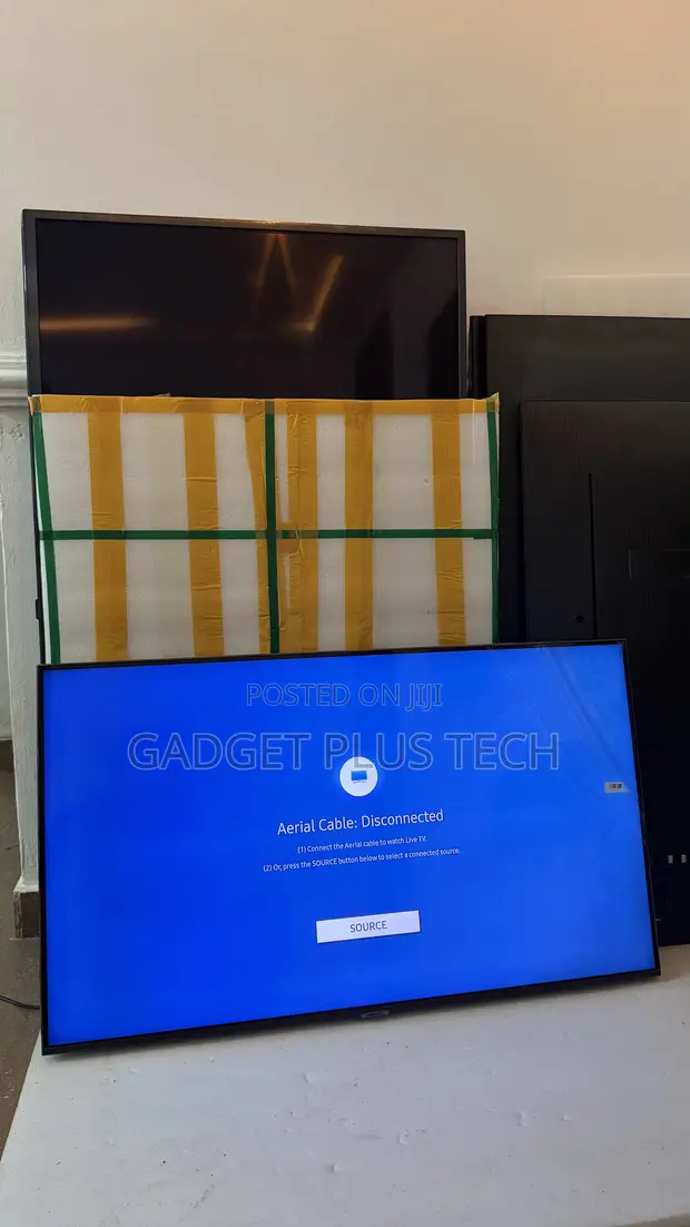 Samsung Crystal UHD Smart TV 43" (2022 Model) - 1