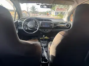 Toyota Vitz 2017 White