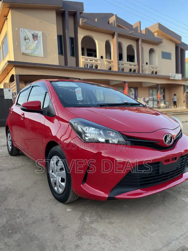 2015 Toyota Vitz 1.3 FWD 5dr Red - 1