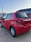 2015 Toyota Vitz 1.3 FWD 5dr Red - 4