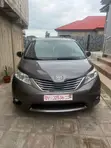 Toyota Sienna XLE Premium 2017 Gray - 3