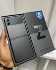 New Samsung Galaxy Z Flip3 5G 256GB Black - 2