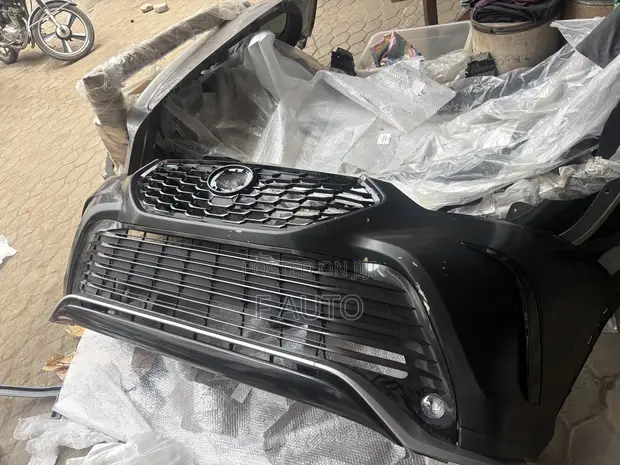 Toyota Highlander Front Bumper (2020-2024) - 1