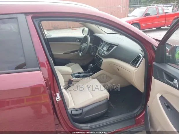 Hyundai Tucson 2017 Red - 1