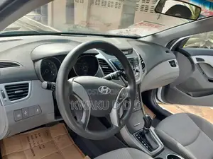2016 Hyundai Elantra - White