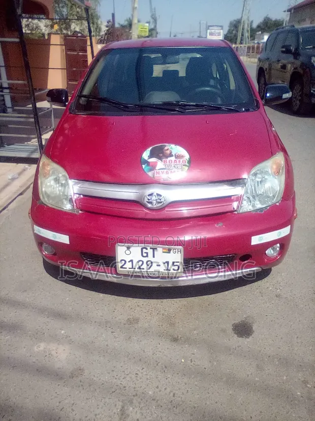 Toyota IST 2003 Red - 1