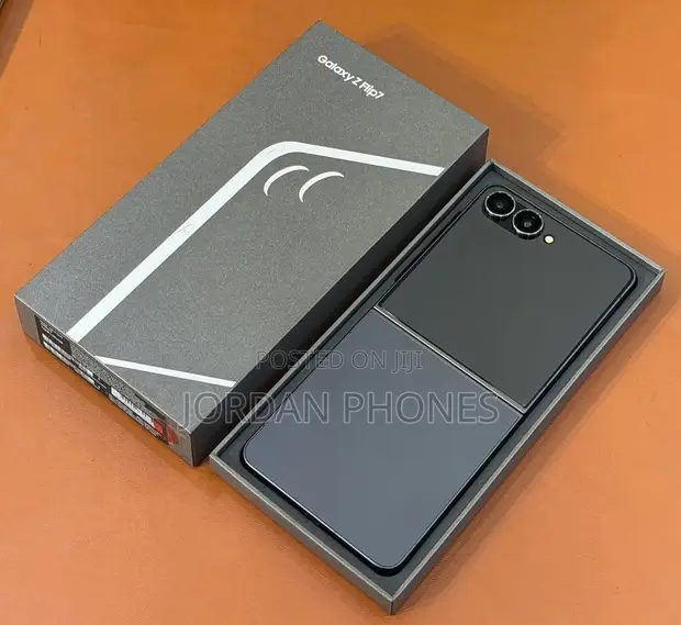 New Samsung Galaxy Z Flip7 256GB Blue - 1