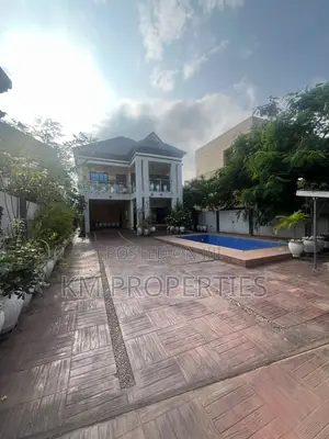 4 Bedroom Mansion with Pool in North Legon