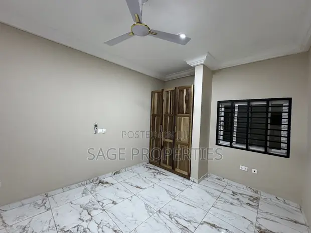 2 Bedroom Apartment for Rent in Adjiriganor - 1