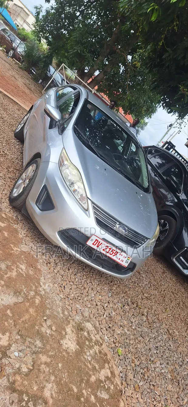 2014 Ford Fiesta SE Hatchback - 1