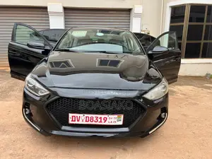 2017 Hyundai Elantra Limited Sedan FWD (2.0L)