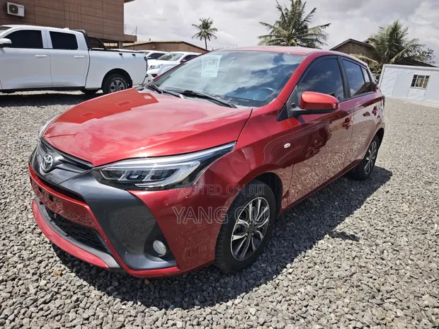 Toyota Yaris 1.5 Sedan XLE 2020 Red - 1