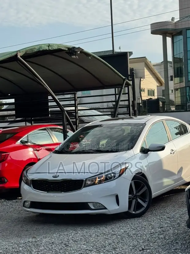 Kia Forte 2017 White - 1