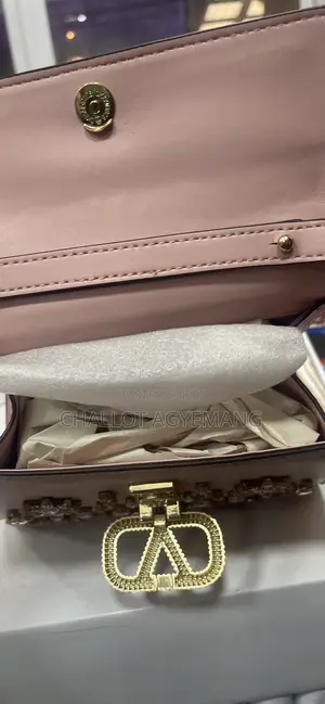 Luxury Quilted Ladies Handbag - Pink