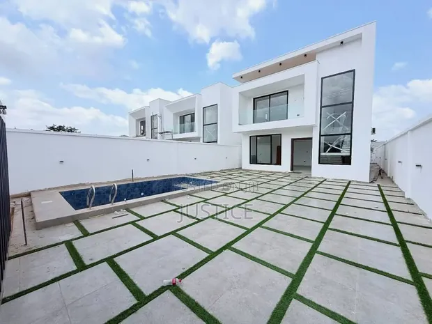 4 Bedroom House for Sale in Ashaley Botwe, School Junction - 1