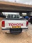 Toyota Hilux 2021 White - 3