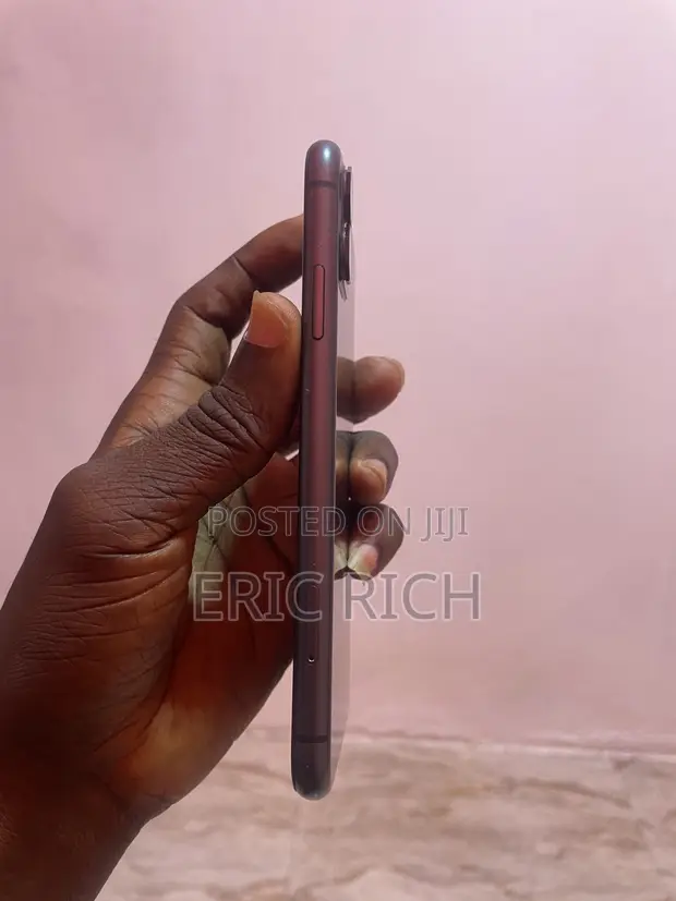 Apple iPhone 11 64GB Black - 1