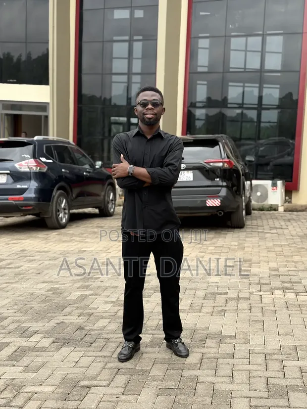 Young Man Seeking Immediate Job - Car Sale, House Assistance, Hotel Service - 1