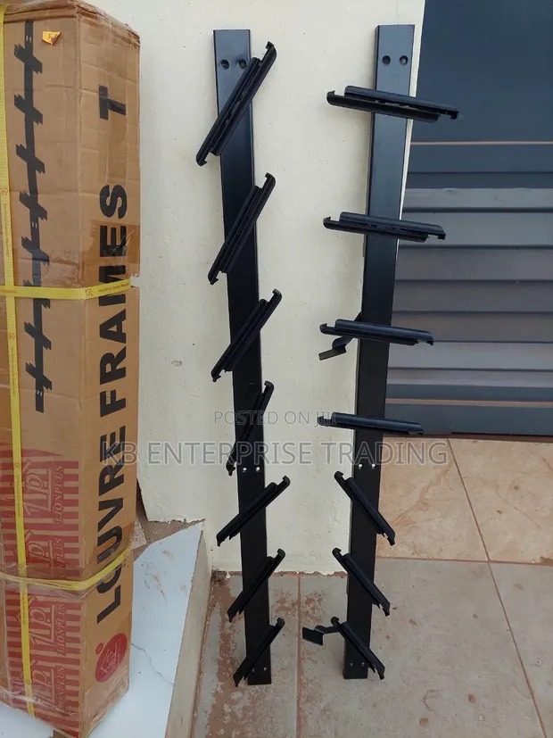 Adjustable Black Aluminum Louvre Window Side Rails - 1