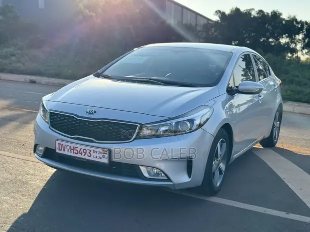 Kia K3 Luxury 2018 Silver - 1