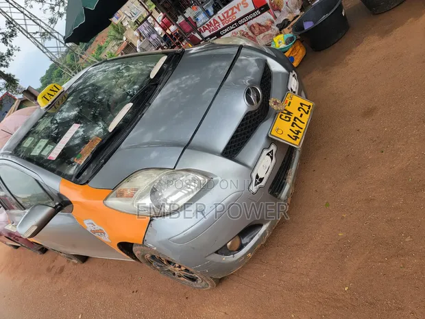Toyota Vitz 2010 Brown - 1