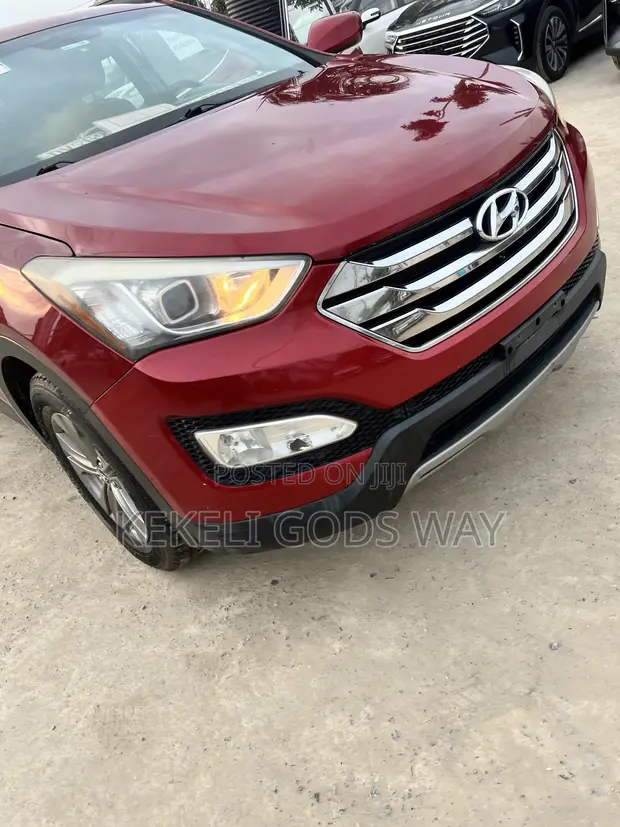 Hyundai Santa Fe 2015 Burgundy - 1