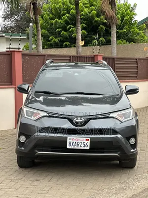 2018 Toyota RAV4 XLE AWD SUV