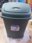 25L Green Plastic Swing-Top Dustbin - 1