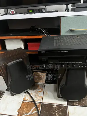 Yamaha Power Amplifier with 2 Bass Speakers