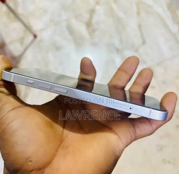Apple iPhone 13 128GB White - 1
