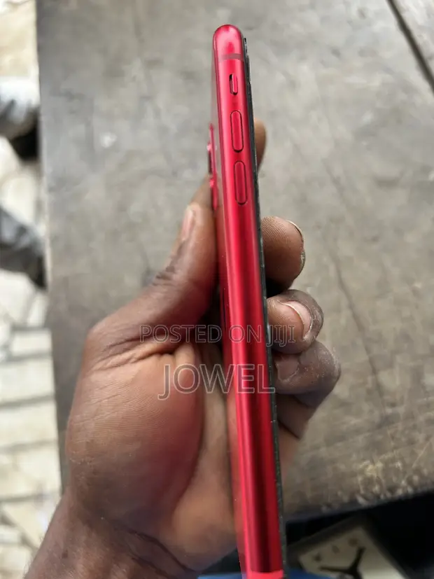 Apple iPhone 11 64GB Red - 1