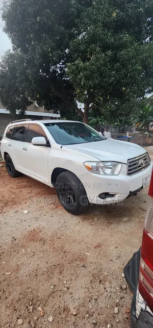 Toyota Highlander SE 2011 White