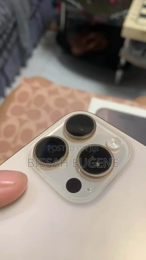 Apple iPhone 16 Pro Max 256GB Gold - 1