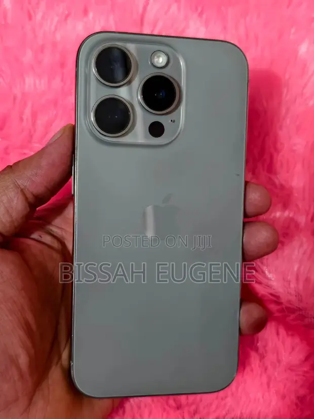 Apple iPhone 16 Pro Max 512GB Gray - 1