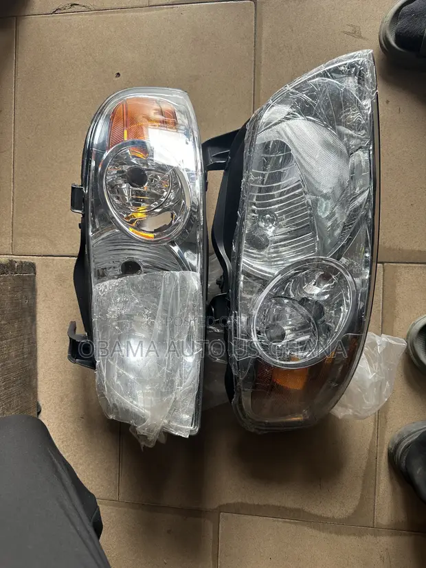 Nissan Sentra Headlight (2004-2007) - 1