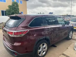 2016 Toyota Highlander LE V6 4x2 SUV