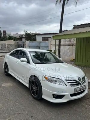 Toyota Camry LE 2010 White