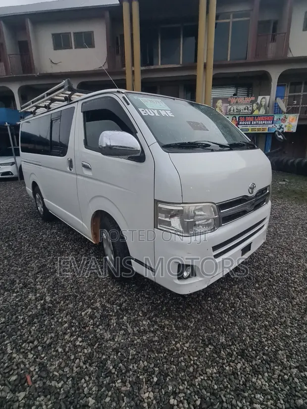 Toyota Grand HiAce G 3.0 Diesel Turbo 4WD 8-Seater 2001 - 1