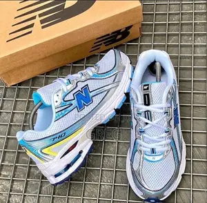 New Balance 740 Sneakers