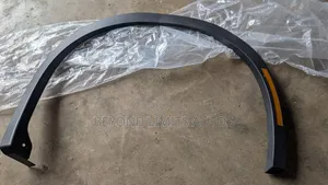 Mitsubishi Outlander 2022-2024 Fender Moulding with Reflector