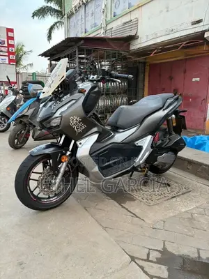 Honda Adv 150 Scooter (2020)