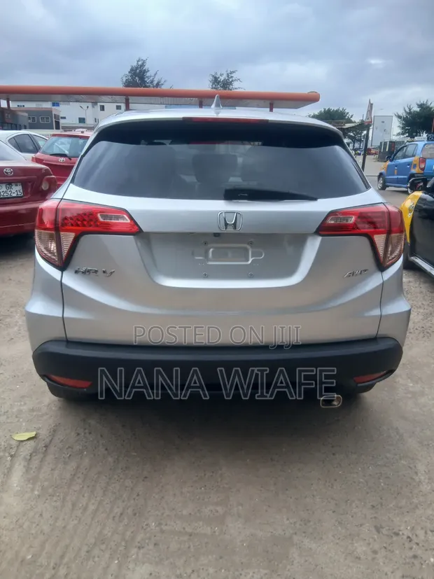 Honda HR-V 2017 Silver - 1