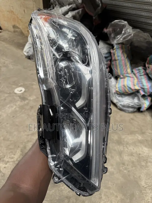 Honda Civic Headlight (2016-2021) - Brand New OEM - 1