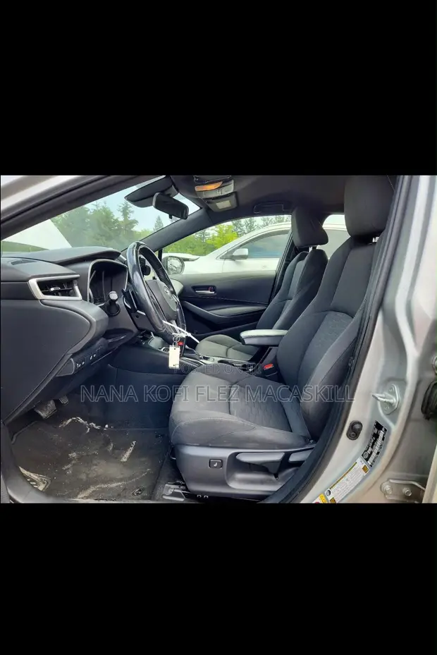 Toyota Corolla Hatchback 2019 Silver - 1